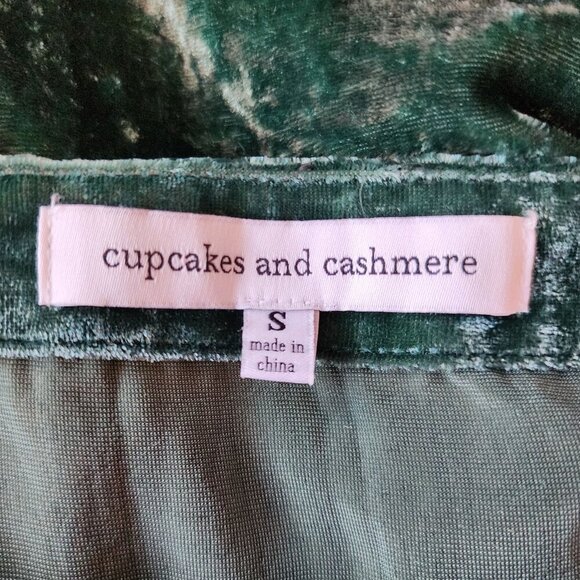 Cupcakes And Cashmere Crushed Velvet Green Blouse Top Womens Small - Picture 6 of 9